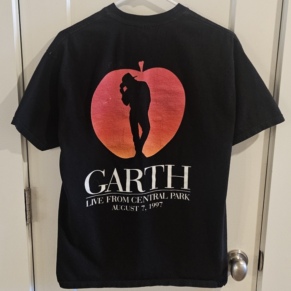 Vintage Hanes 1997 Garth Brooks Live from Central Park Concert T-Shirt - Medium